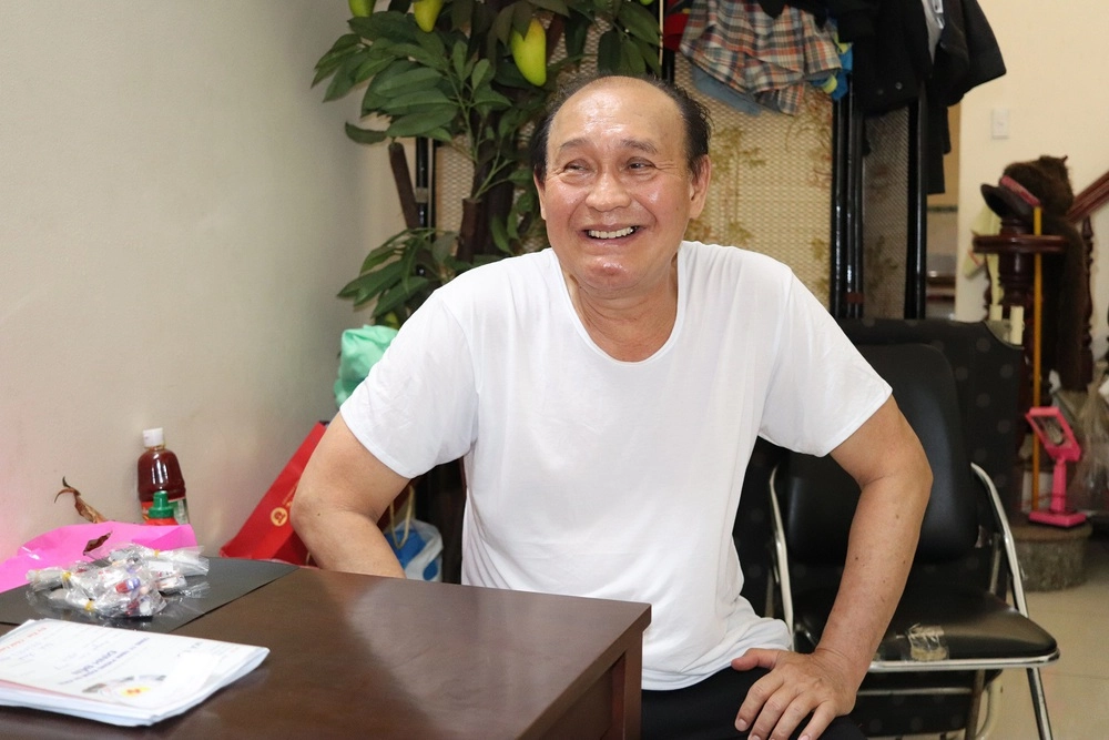 Nam danh hài sống chật vật vì phá sản giờ chỉ biết cầu trúng số có 4 con vẫn mưu sinh cùng vợ thứ 3 - 6