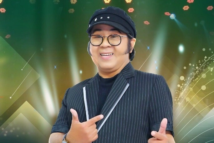 Nam nsưt xuất thân công tử nhà giàu từng ở biệt thự nhưng phải bơm xe để mưu sinh u60 vẫn một mình - 1