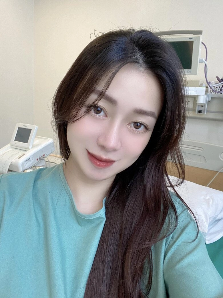 Nàng cựu hoa khôi phải lòng chàng việt kiều làm mẹ 4 con đẹp hút mắt ra đường bị nhầm là sinh viên đại học - 3