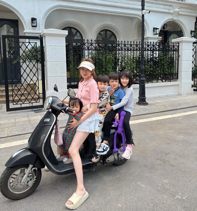Nàng cựu hoa khôi phải lòng chàng việt kiều làm mẹ 4 con đẹp hút mắt ra đường bị nhầm là sinh viên đại học - 5