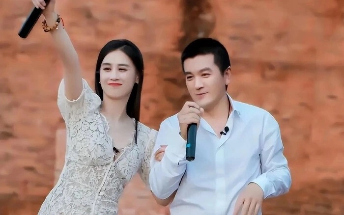 nàng thơ châu tinh trì bị nói làm vợ không còn giá trị lớn giờ chồng đại gia ôm nhẫn kim cương 11 carat cầu hôn lại - 3