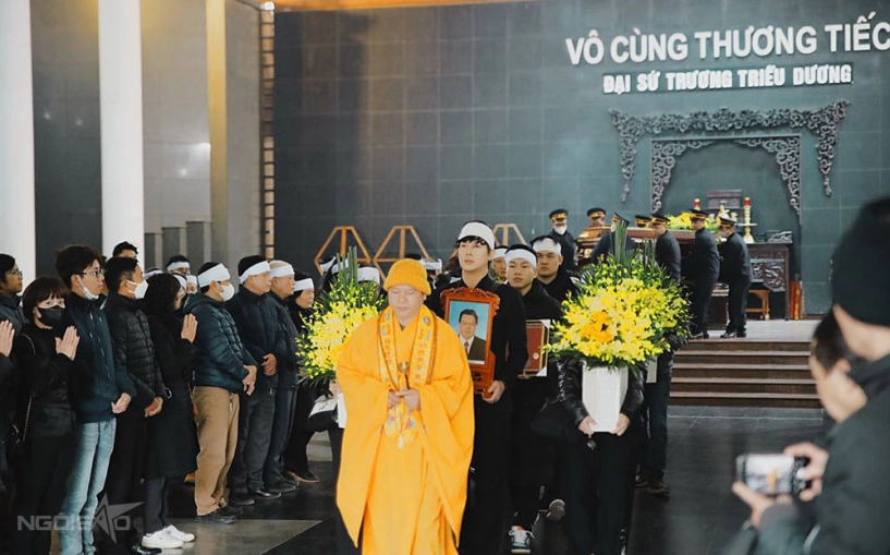 Nathan lee sốc khi bố qua đời vì đột quỵ - 5