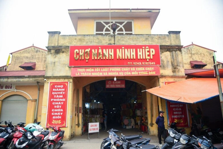 Ngay gần hà nội có khu chợ chuyên bán 1 mặt hàng là thiên đường của các tín đồ thời trang - 2