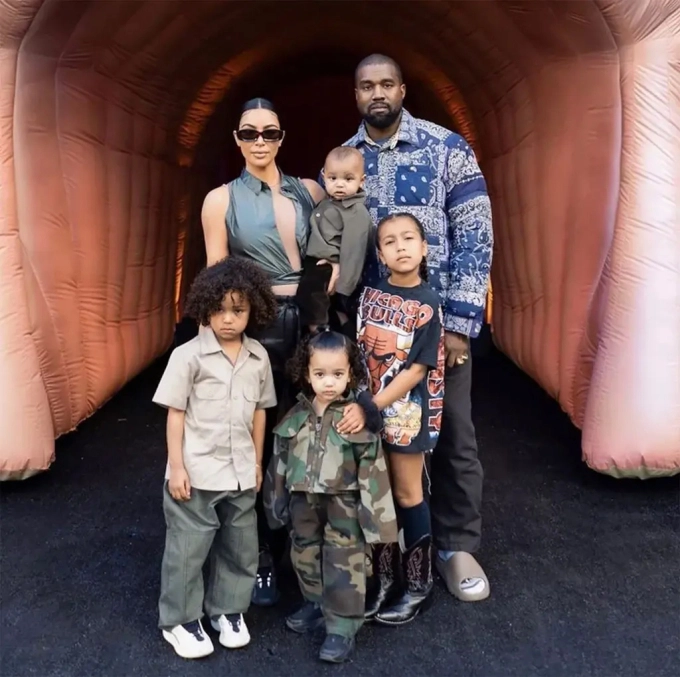 Ngoại hình con gái 12 tuổi của tỷ phú kim kardashian - 18