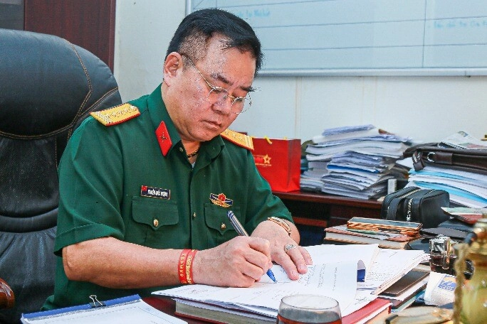 ngọc hoàng đời đầu là nsnd tự long phải gọi bằng sếp phá lời thề để cưới vợ trẻ nay viên mãn bên 2 con - 1
