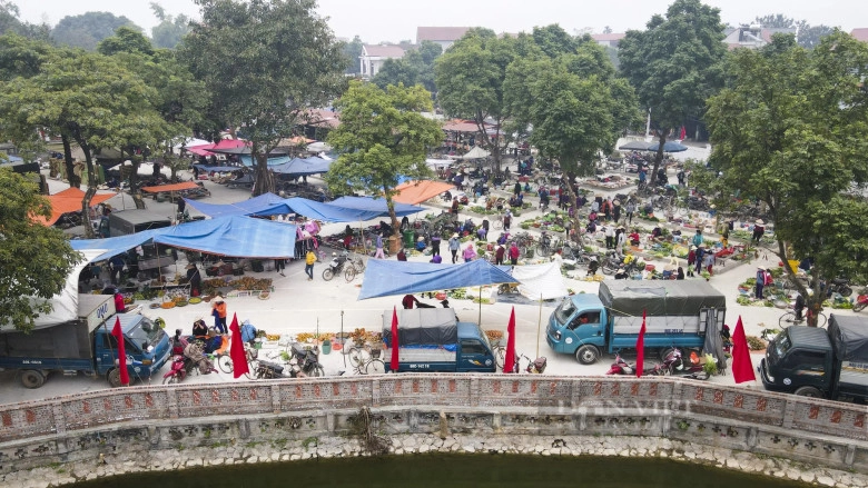 Ngôi chợ hơn trăm tuổi giữa lòng bắc giang lúc nào cũng sầm uất nằm sát nơi được công nhận là di tích lịch sử quốc gia - 2