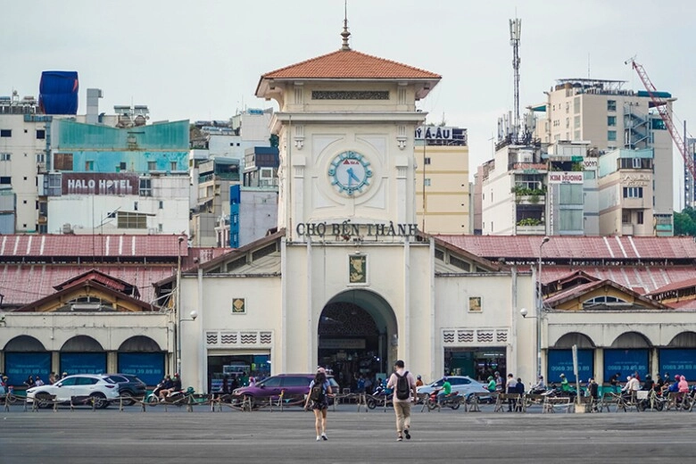 Ngôi chợ trải qua hàng trăm năm ở sài gòn từ khu chợ dựng tạm gần sông thành biểu tượng của cả thành phố - 1