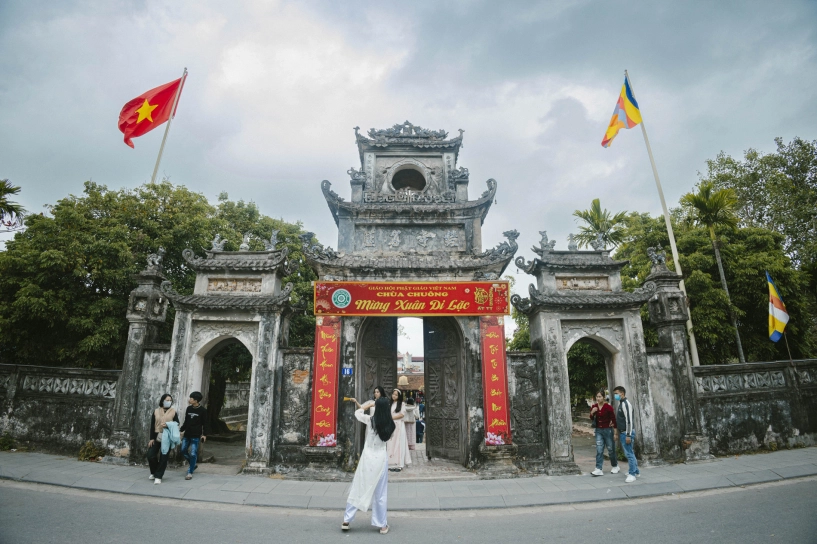 Ngôi chùa cổ cách hà nội 60km sở hữu nhiều báu vật hút khách du xuân - 1