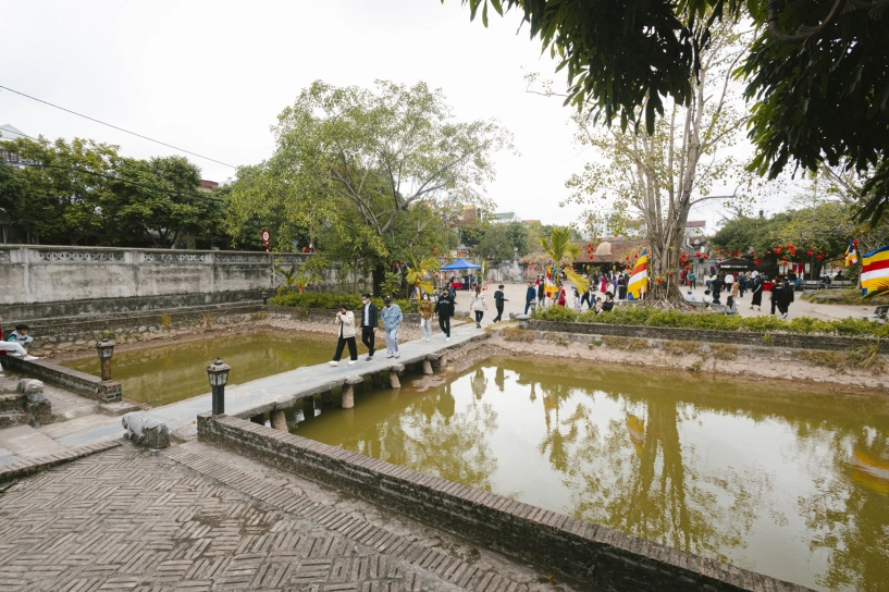 Ngôi chùa cổ cách hà nội 60km sở hữu nhiều báu vật hút khách du xuân - 6