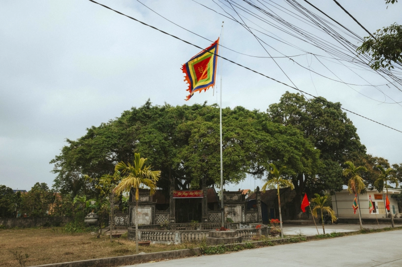 Ngôi đền cổ cách hà nội 70km có báu vật xanh trăm tuổi thu hút du khách - 4