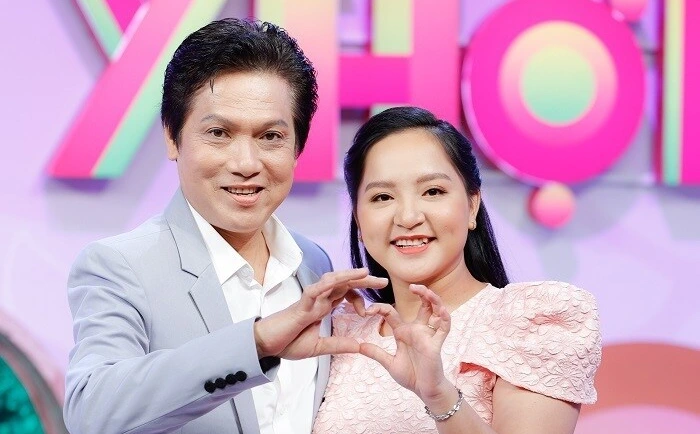 Ngôi sao cải lương u60 đợi vợ tốt nghiệp đại học mới hỏi cưới giờ dắt con ra đường toàn bị nhầm là dắt cháu - 5