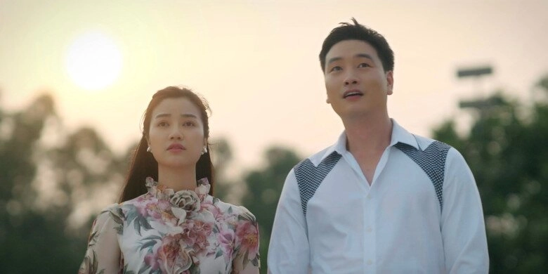 Người đẹp được khen xinh nhất nhì khối vỉa hè xem diễu hành lấy chồng cao 184m được bố mẹ yêu chiều - 7