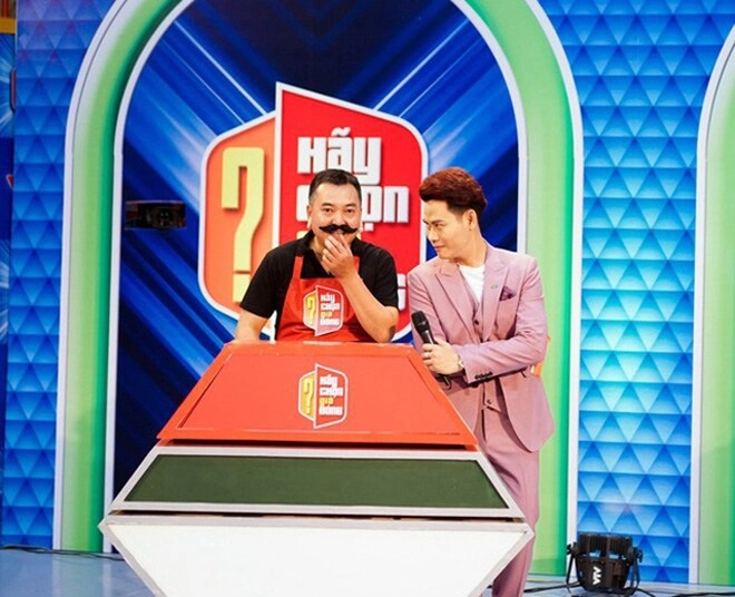 Người em chén chú chén anh bên chí trung là mc quyền lực vtv nhan sắc phát triển nên bị nhầm là xe ôm - 11