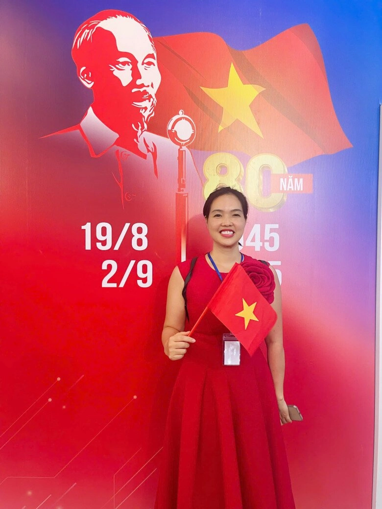 Người người xếp hàng cả ngày để được ngược thời gian trở về thời khắc thiêng liêng của đất nước - 5