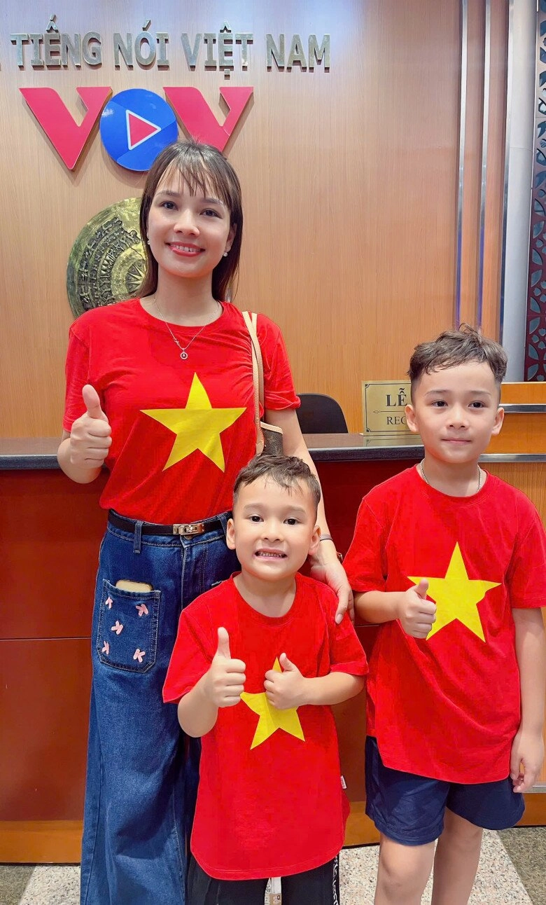 Người người xếp hàng cả ngày để được ngược thời gian trở về thời khắc thiêng liêng của đất nước - 9