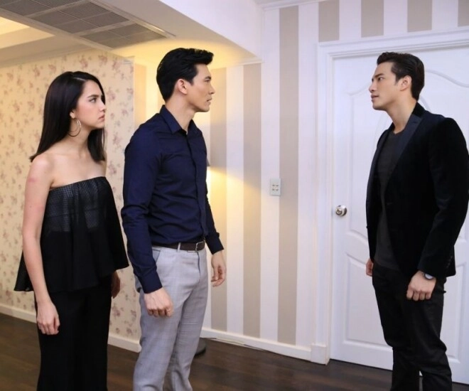 Ngưỡng mộ cuộc sống của anh trai nhưng thấy thứ trên bàn trang điểm chị dâu tôi thấy anh mình thật đáng thương - 1