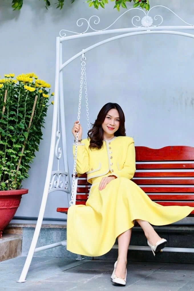 Nhà ở quê của 3 người đẹp gốc đà nẵng thanh thủy treo giấy khen khắp tường mỹ tâm thích nấu bánh tét ngay cửa - 18