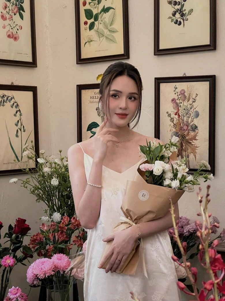 Nhan sắc cô bạn đi ăn đồ dát vàng cùng hoa hậu đỗ mỹ linh gia thế và vẻ đẹp không kém cạnh ai - 7