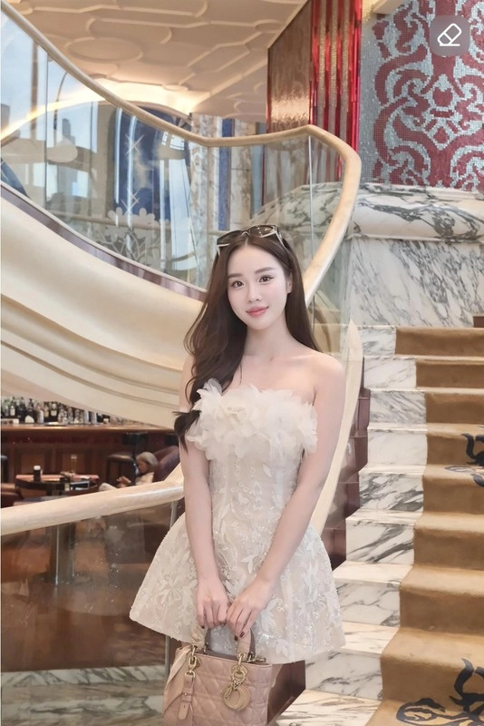 Nhan sắc của nữ tiếp viên từng là hot girl nóng cùng world cup - 4
