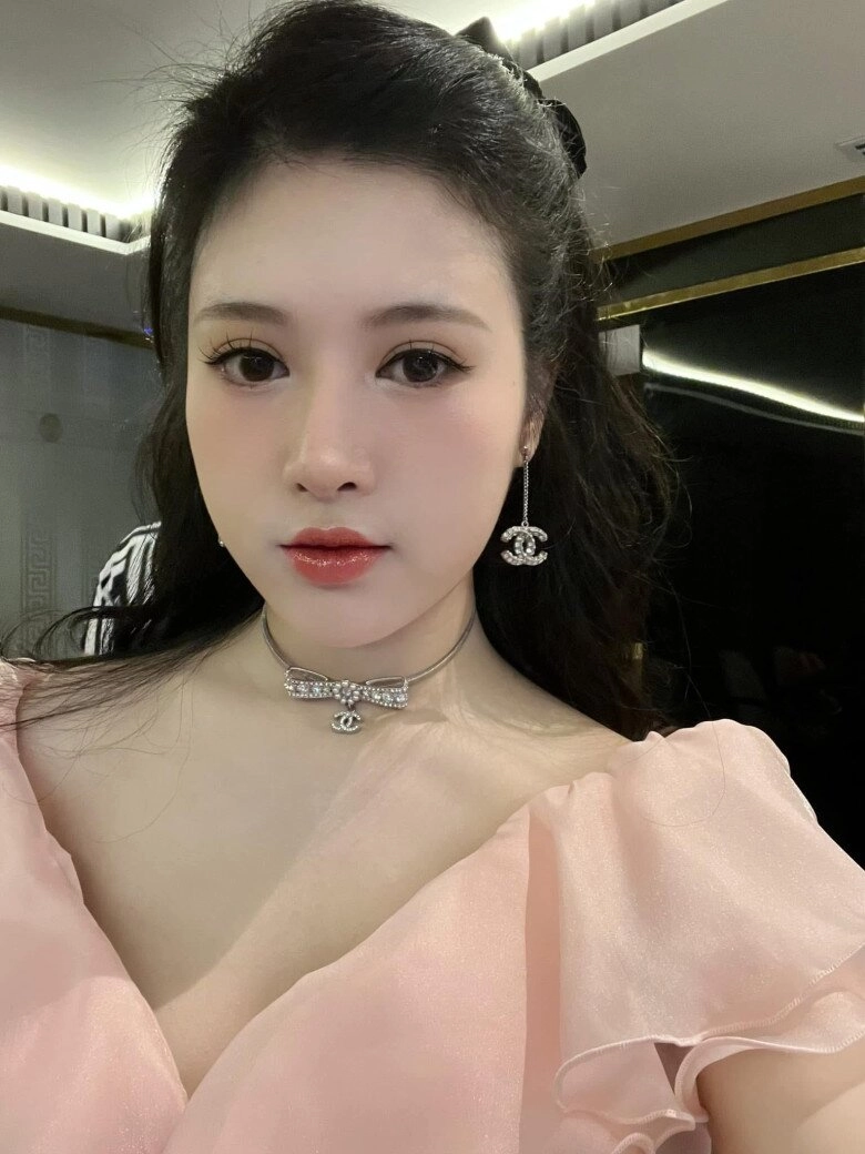 Nhan sắc em gái ruột của phú bà huyền baby giàu có và xinh đẹp không kém chị gái nổi tiếng - 2