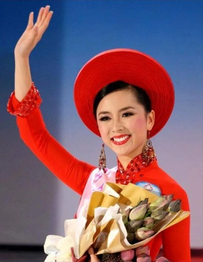 Nhan sắc hai nàng hậu sinh năm 1989 đẹp nhất làng hương sắc việt có người ở ẩn nơi xứ người - 6
