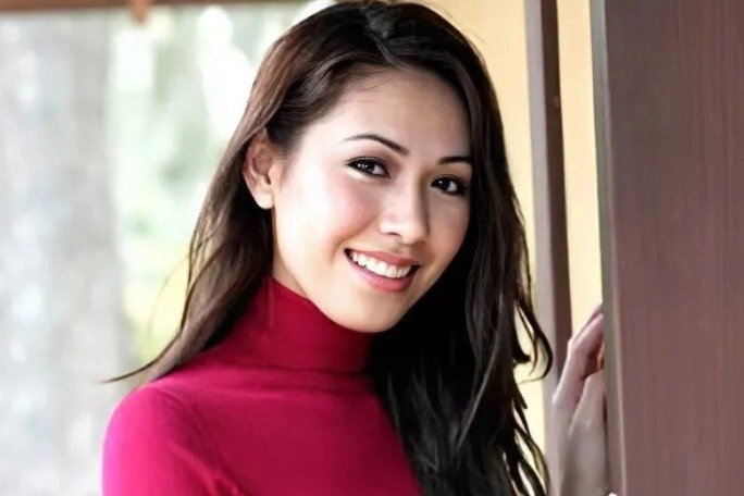 Nhan sắc hoa hậu ở nhà 16 tỷ là bà xã cố diễn viên đức tiến có nét đẹp dịu dàng đậm chất á đông - 1