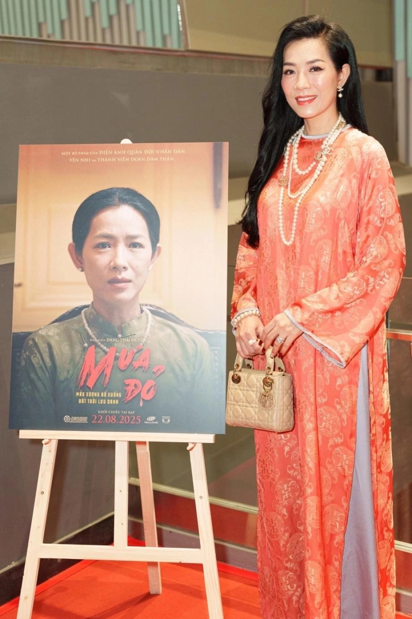 Nhan sắc mặn mà của hoa hậu ảnh năm 2000 yến nhi mưa đỏ - 2