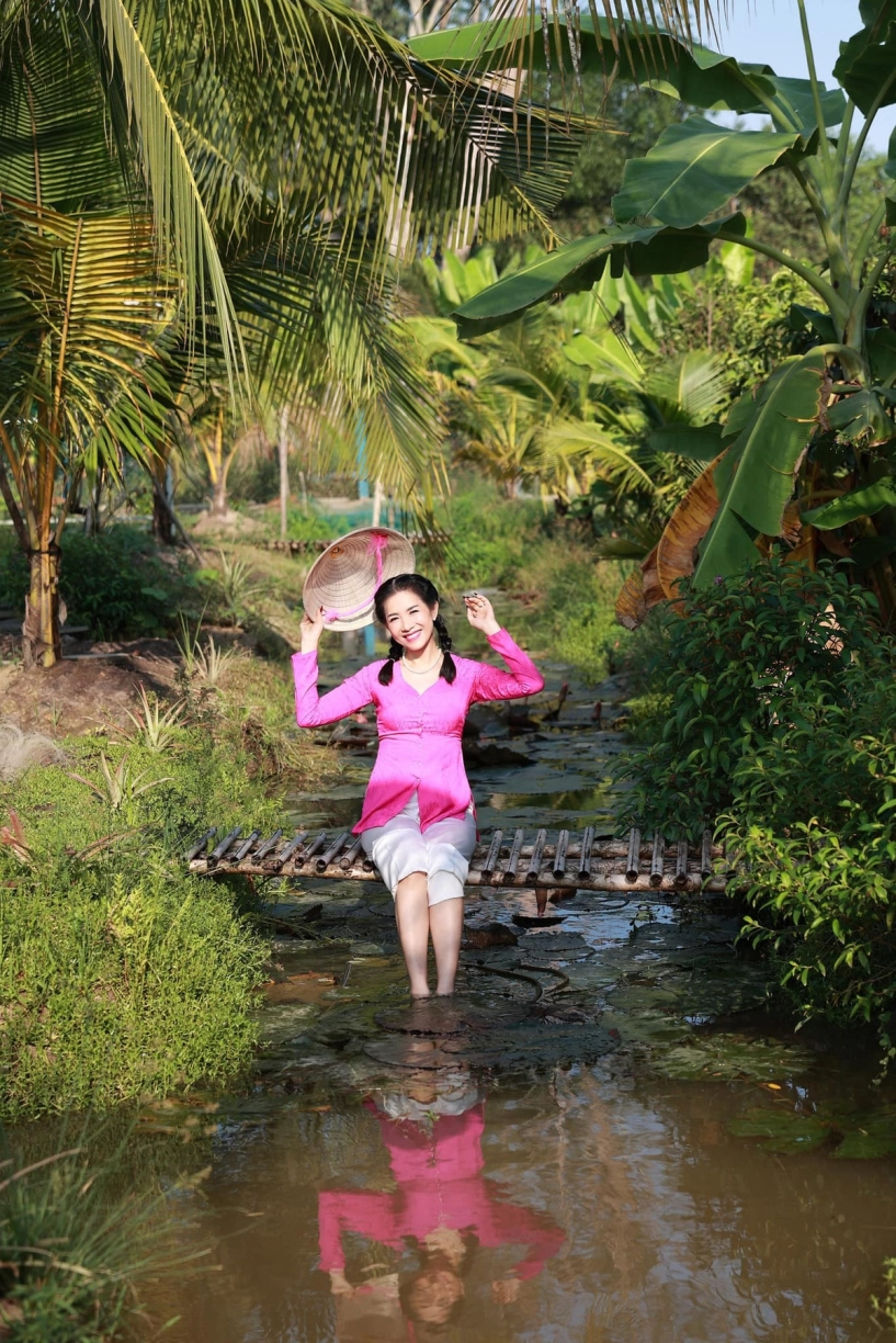 Nhan sắc mặn mà của hoa hậu ảnh năm 2000 yến nhi mưa đỏ - 8