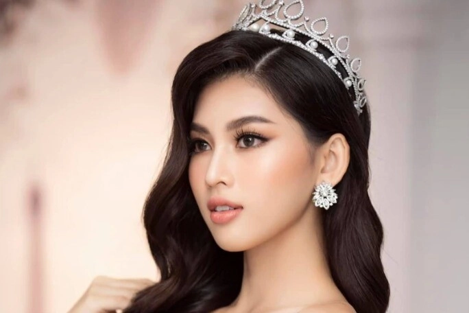 Nhan sắc nàng hậu chân dài hơn 1 mét vừa rời bỏ công ty sau 4 năm đăng quang - 4