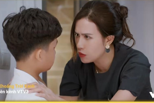 Nhan sắc nữ diễn viên mang quân hàm thiếu tá công an vừa đối đầu với phương oanh trong gió ngang khoảng trời xanh - 2
