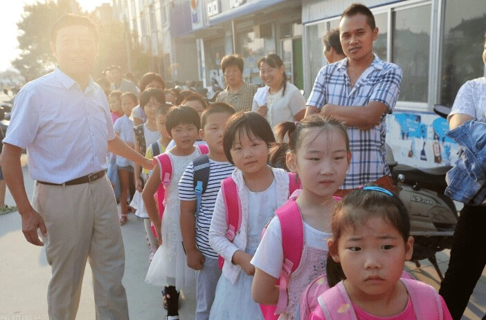 Nhật ký 1 ngày của khối phụ huynh khi các búp măng non đi học trở lại khiến dân tình cười mếu thua tài xế công nghệ mỗi cái áo xanh - 10