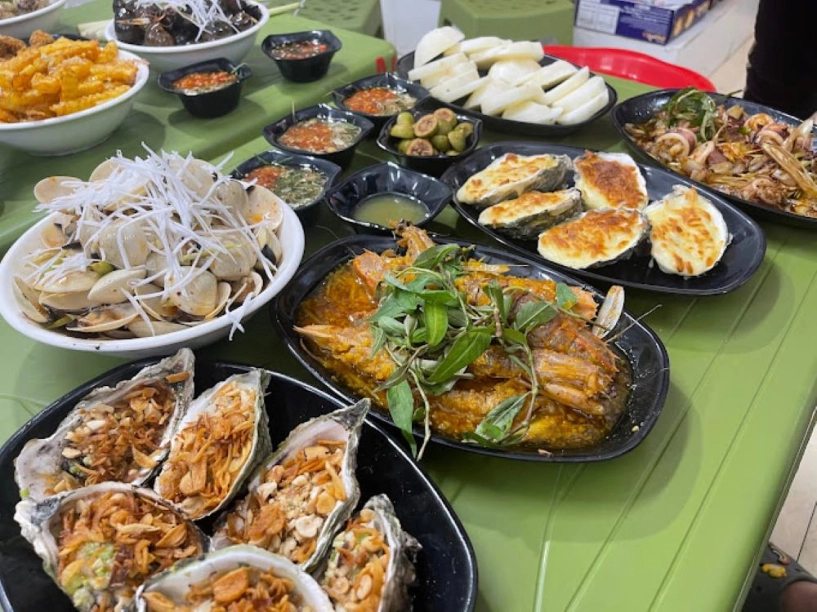 Nhộn nhịp phố ốc hồ tây menu toàn đặc sản giá chỉ vài chục nghìn góc view quán nào cũng xịn sò - 2
