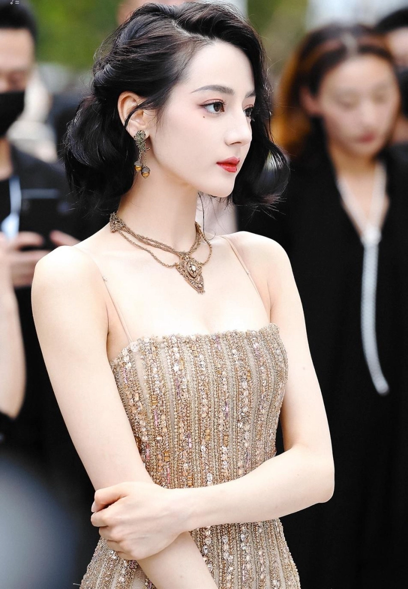 Những bà bầu nổi nhất showbiz 2024 bạn gái huỳnh hiểu minh bị nghi đòi tình phí 900 tỷ chưa sốc bằng sản phụ tuổi 62 - 9