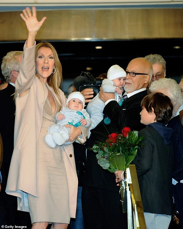 Những cặp sinh đôi đắt giá nhất showbiz ảnh của knox - vivienne nhà angelina jolie bán được hơn 300 tỷ đồng - 11