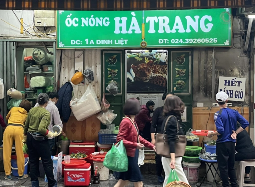 Những hàng quán bình dân quanh hàm cá mập - 9