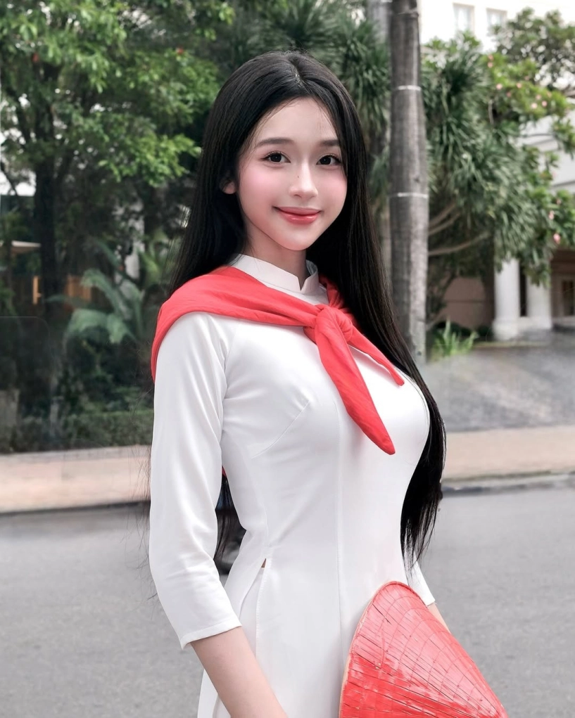 Những mỹ nhân việt trong tà áo dài trắng chào mừng 29 - 2
