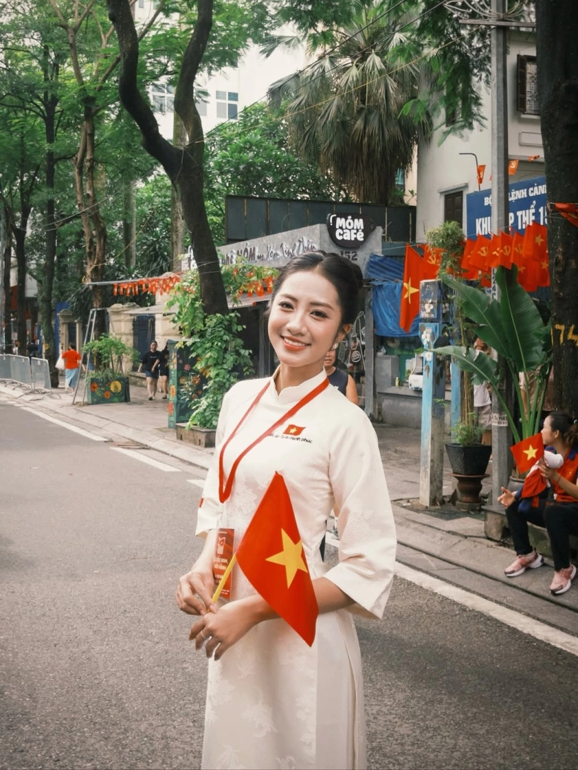 Những mỹ nhân việt trong tà áo dài trắng chào mừng 29 - 6