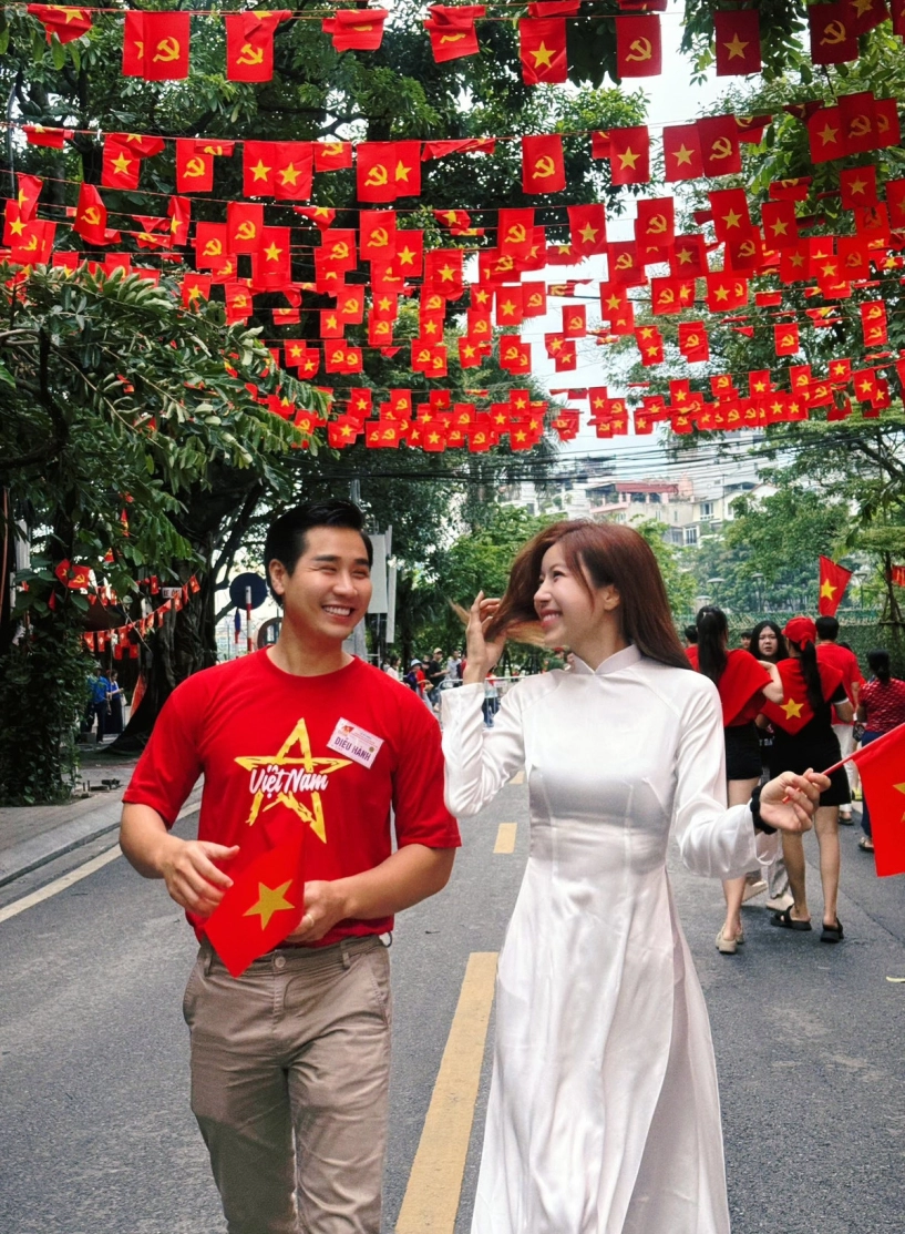 Những mỹ nhân việt trong tà áo dài trắng chào mừng 29 - 10