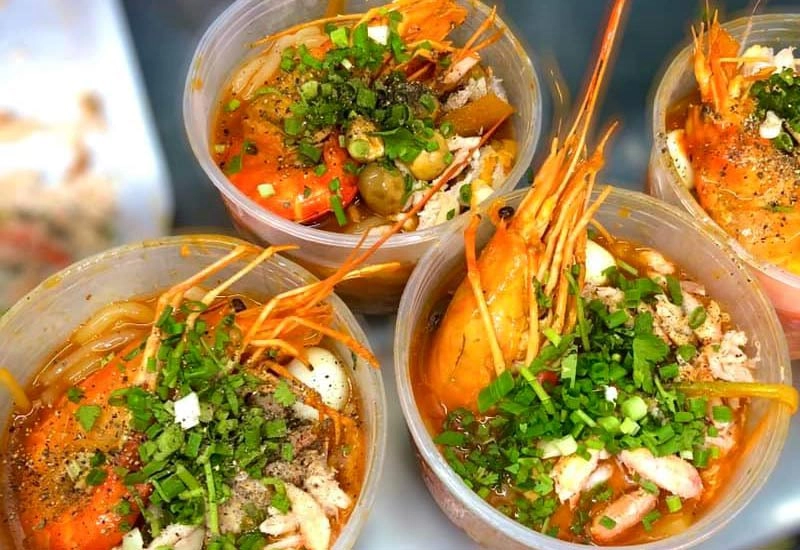 Những quán bánh canh sài gòn có giá trên trời 700000 đồngtô vẫn khen rẻ bán vỉa hè ngon như nhà hàng - 3