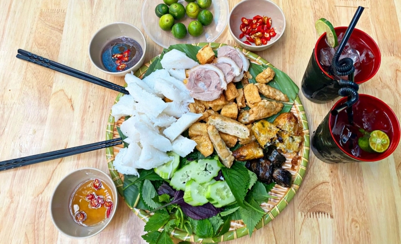 Những quán bún đậu chuẩn vị hà nội dùng đậu làng mơ chính hiệu menu topping hấp dẫn khách xếp hàng cả tiếng chờ ăn - 2