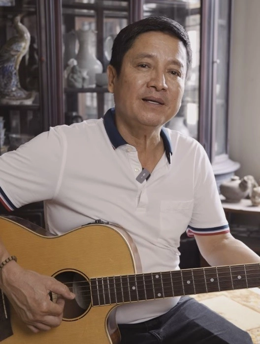 Nsưt chí trung sống bằng lương hưu lấy đâu ra tiền dẫn bạn gái kém 17 tuổi đi du lịch châu âu - 11