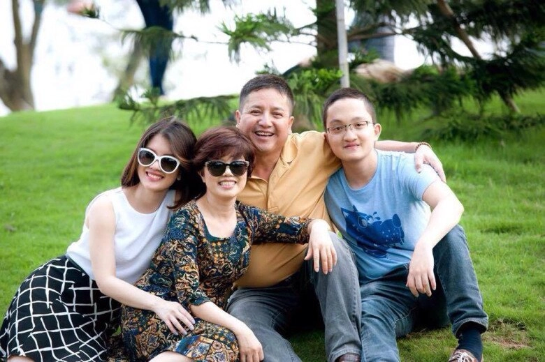 Nsưt chí trung và quang minh lên tiếng khi bị nói lăng nhăng bay bướm chuyện tình ở tuổi u70 gây nhiều tranh cãi - 4