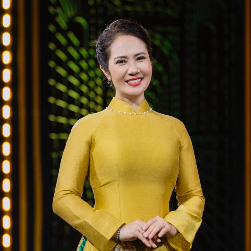 Nsưt nguyệt hằng bà ngoại ở tuổi 51 không muốn 4 con theo nghề mẹ - 2