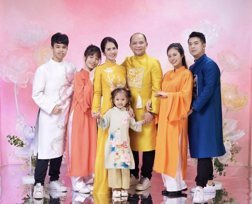 Nsưt nguyệt hằng bà ngoại ở tuổi 51 không muốn 4 con theo nghề mẹ - 4