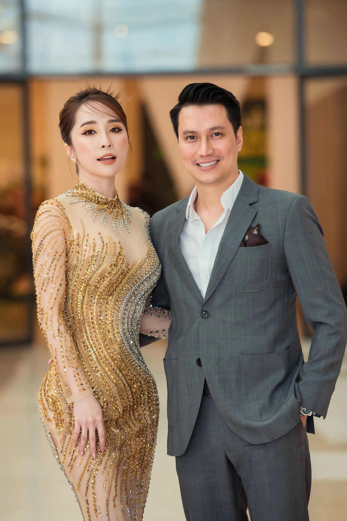 Nsưt việt anh lại gây chú ý khi xuất hiện ở sự kiện bởi vẻ ngoài bóng bẩy dính như sam với quỳnh nga - 7
