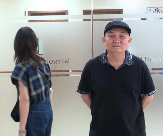 Nsưt xuân hinh sắm sửa đồ mới cùng cháu gái đón quốc khánh khoe tiểu công chúa bụ bẫm được ví như bản sao của ông ngoại - 4