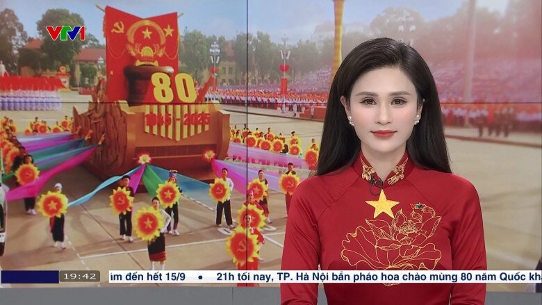 Nữ btv thời sự 19h gây sốt với chiếc áo dài đỏ kín tiếng đời tư ảnh ngoài đời cũng cực khí chất - 1