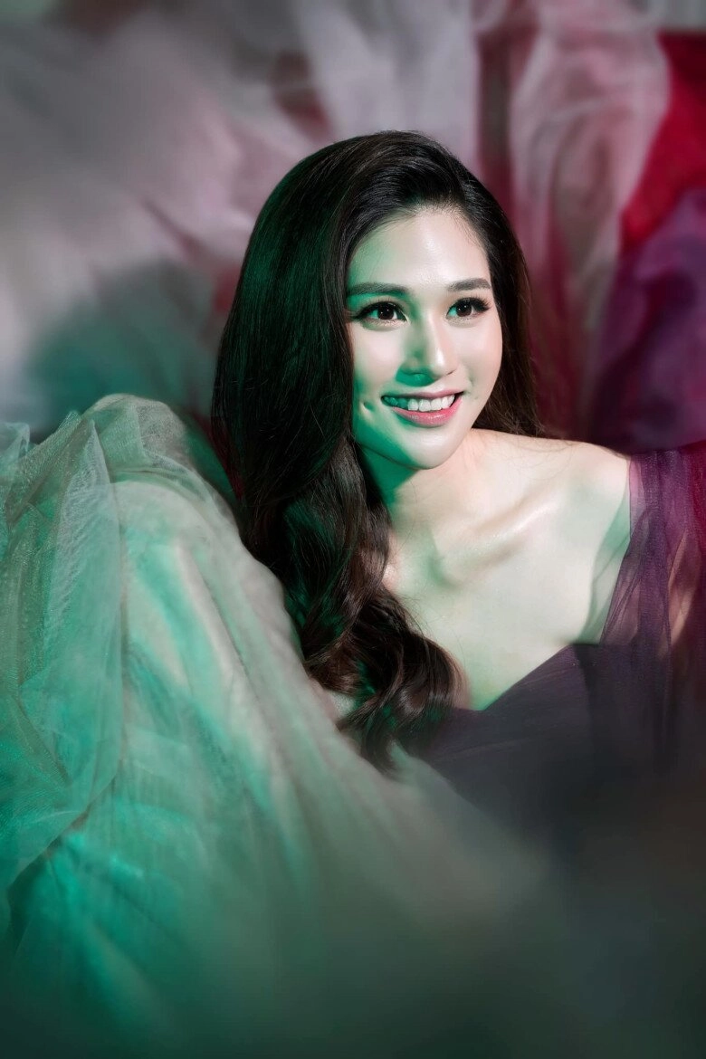 Nữ btv thời sự 19h gây sốt với chiếc áo dài đỏ kín tiếng đời tư ảnh ngoài đời cũng cực khí chất - 15