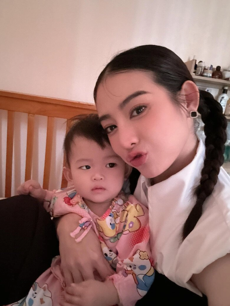 Nữ diễn viên 2 lần ly hôn được cho tiền đi sinh con tôi từng vướng tin đồn chia tay chồng vì yêu người đồng giới - 4