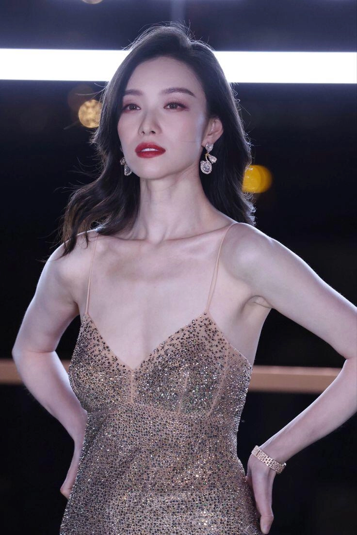 Nữ diễn viên có gương mặt hoàn hảo nhất châu á là tiểu thư kỳ thần thái sang chảnh khỏi bàn mặc đời thường như sách mẫu - 2